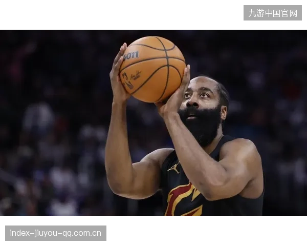 NBA历史前十的双双王者：詹姆斯与哈登的传奇对决——未来将写下新篇章